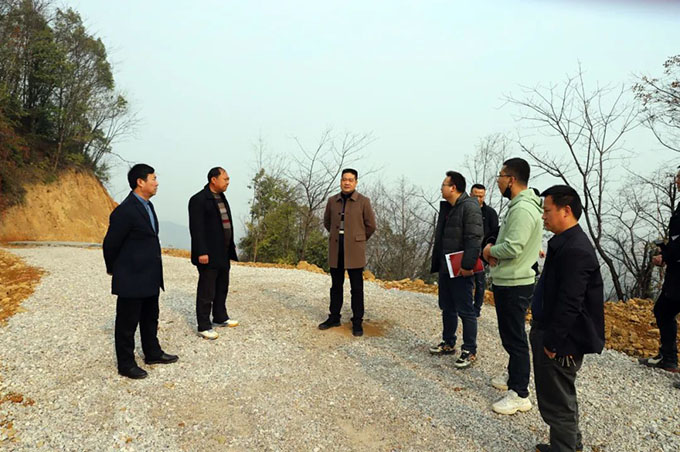 �f(w��n)��Ͷ�Y���F(tu��n)�hί��(sh��)ӛ�������L(zh��ng)�(y��ng)���֬F(xi��n)��(ch��ng)�{(di��o)�Ȋ����һ��������_(d��)վ�(xi��ng)Ŀ���O(sh��)��r